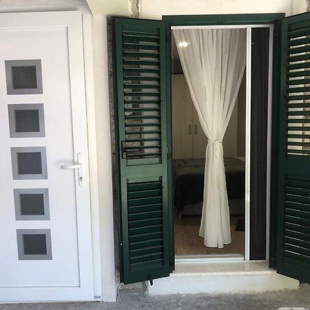 Apartman Blue Moon Split- Free Parking Екстер'єр фото