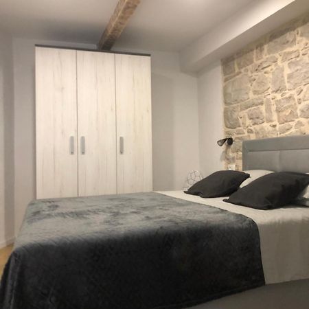 Apartman Blue Moon Split- Free Parking Екстер'єр фото