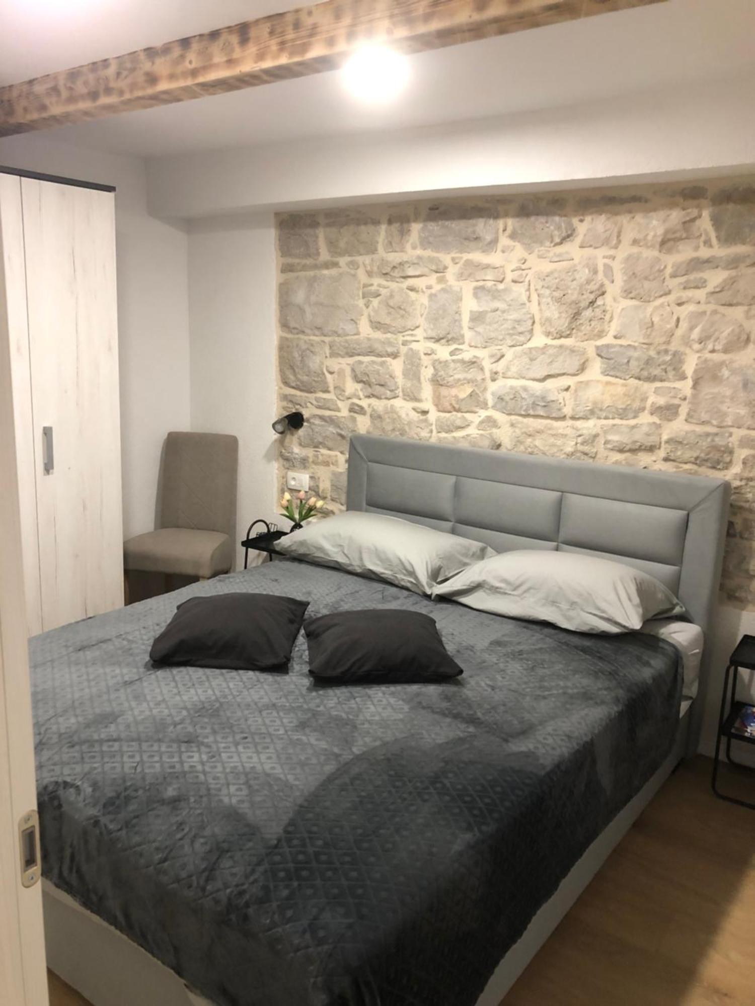 Apartman Blue Moon Split- Free Parking Екстер'єр фото