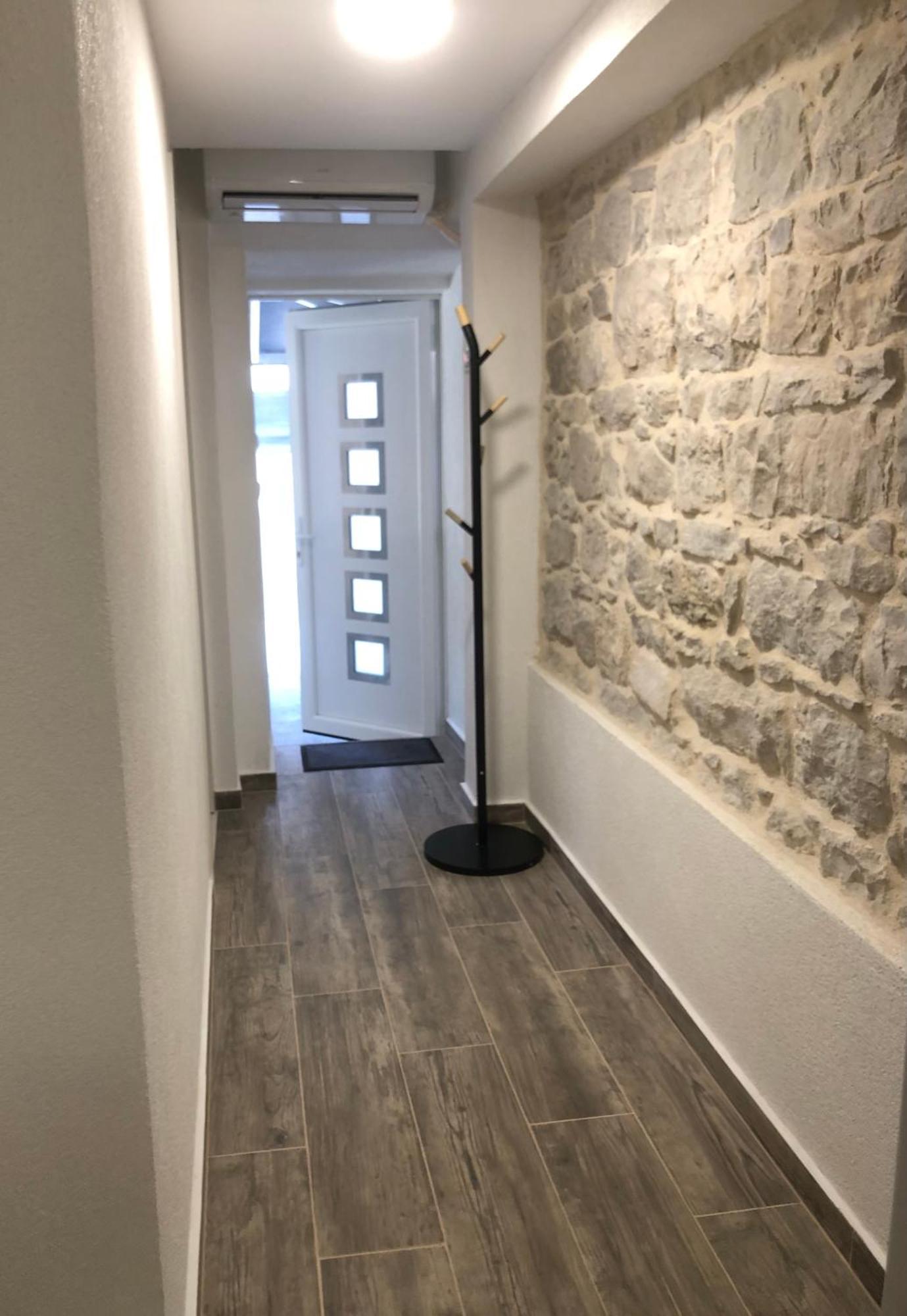 Apartman Blue Moon Split- Free Parking Екстер'єр фото