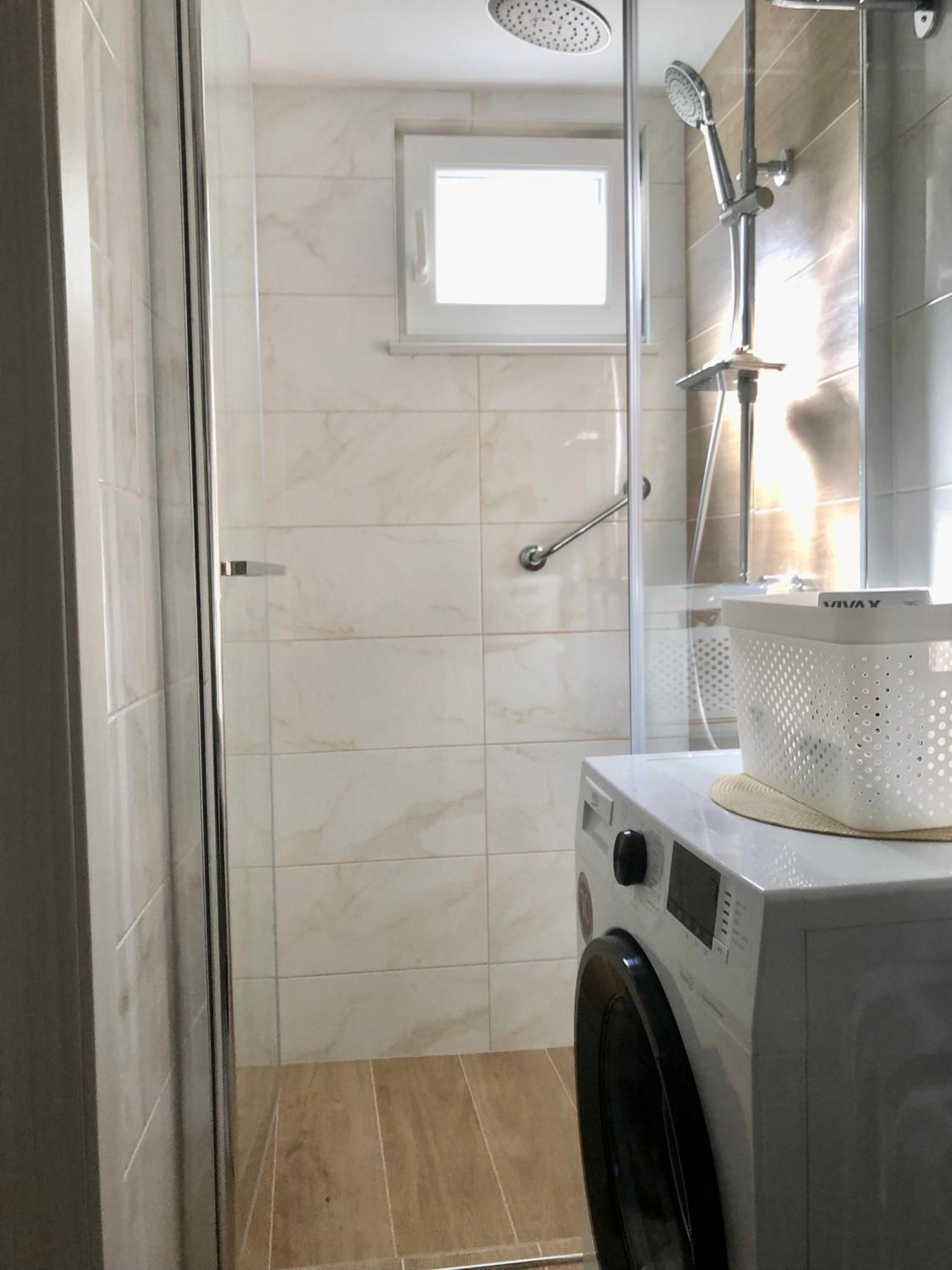 Apartman Blue Moon Split- Free Parking Екстер'єр фото