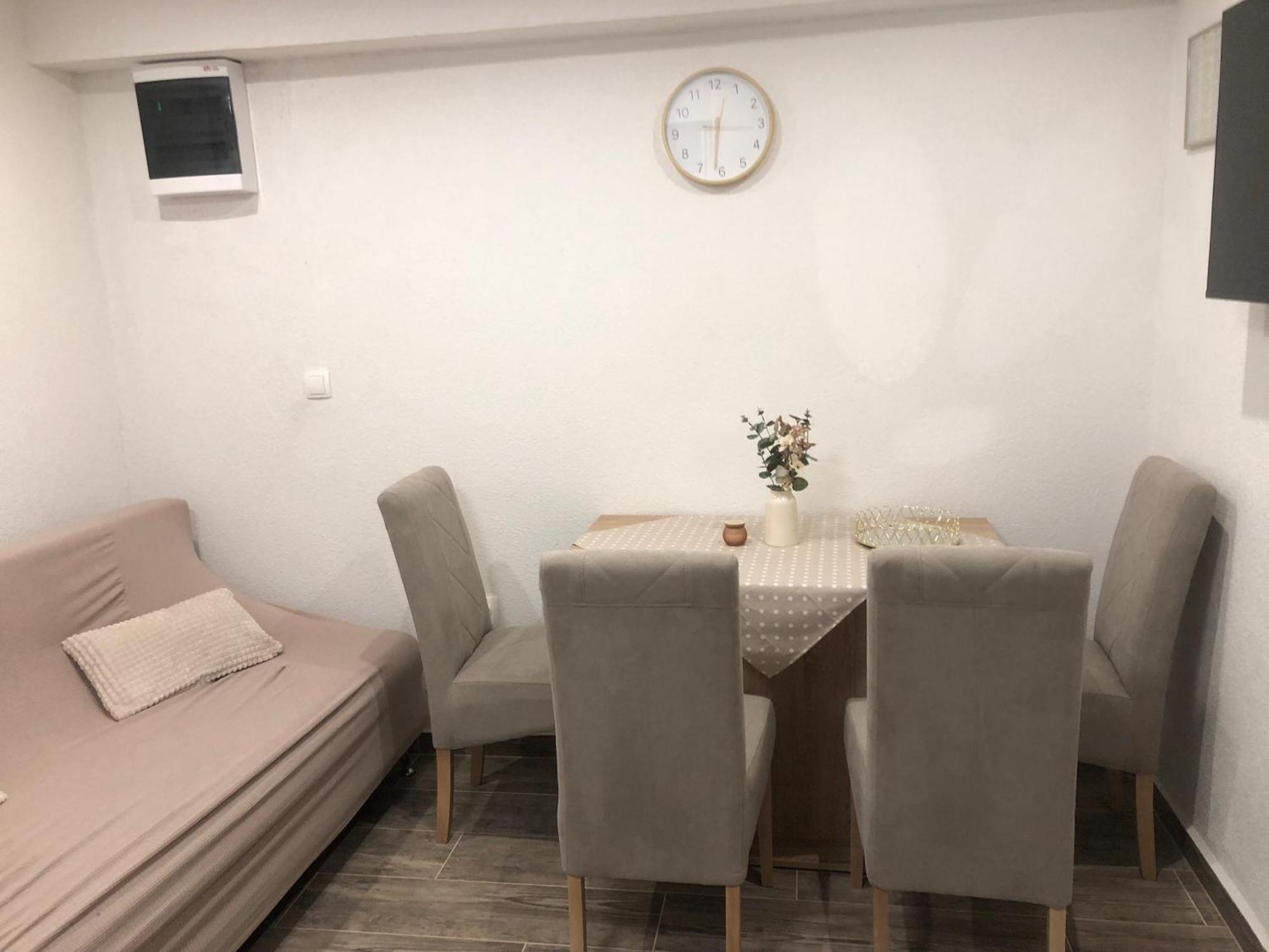 Apartman Blue Moon Split- Free Parking Екстер'єр фото